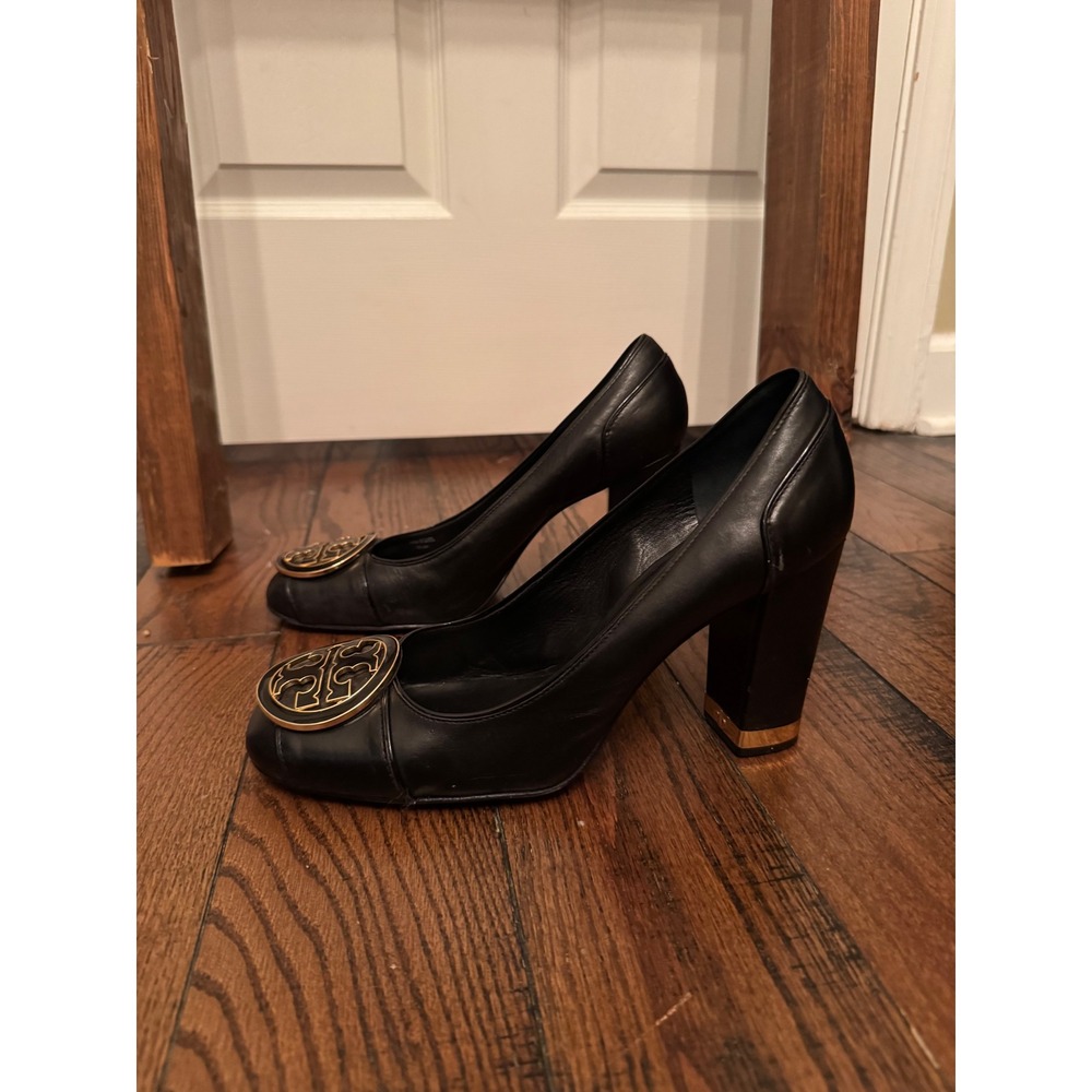 Tory Burch Black Leather Block Heel Pumps Gold Logo Round Toe Women's Size 10.5M - Picture 5 of 8